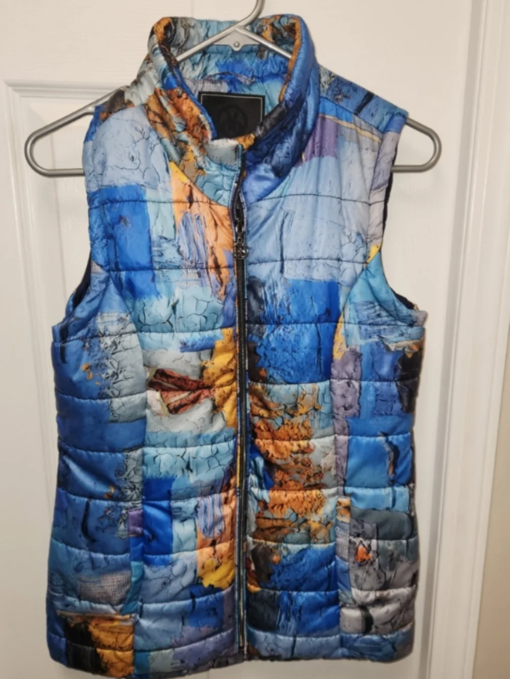 Dolcezza Simply Art Puffer Vest - Picture 2 of 8